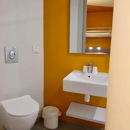 Отель Cit'hotel Design Evry Senart 2*