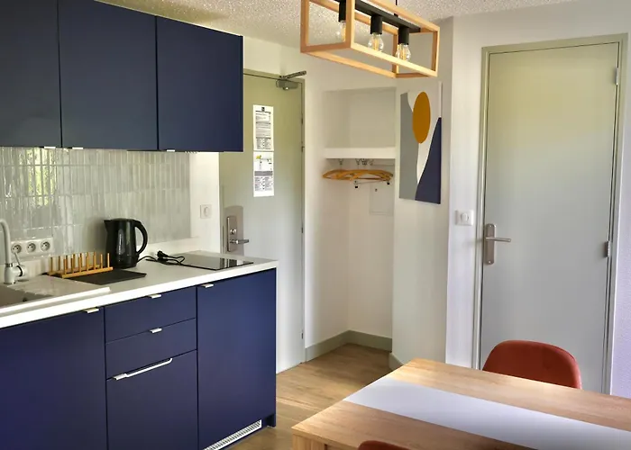 Отель Cit'hotel Design Evry Senart